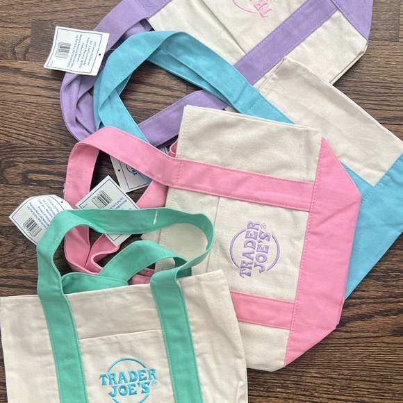 Handbags - Trader Joe’s Pastel Bags